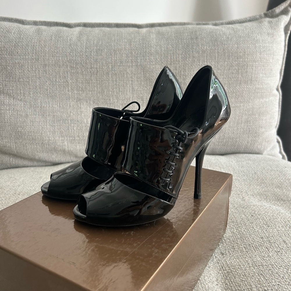 Gucci Glossy Black Peep-Toe Heels - Picture 3 of 5
